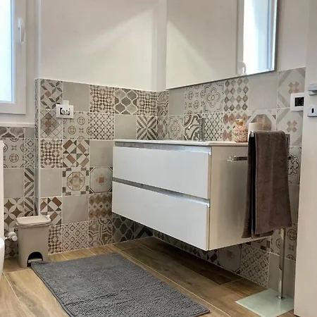 Apartment Casa Beatrice, Trilocale Nuovo Completamente Arredato, Compreso Posto Auto Alassio